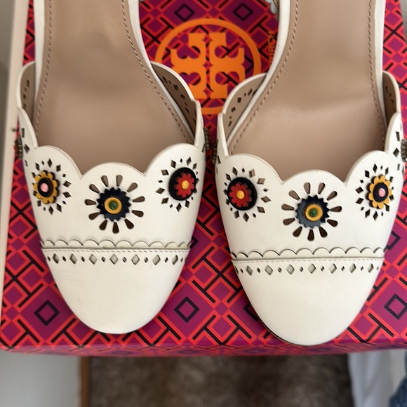 EUC Tory Burch Marguerite Perforated 105mm Slingback Heels - Ivory, Size 10 - Picture 8 of 12